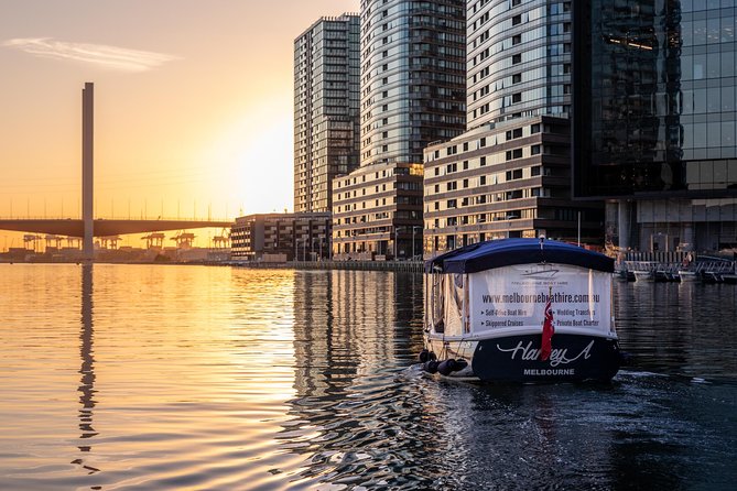 2-Hour Self-Drive Boat Hire on the Yarra River - Herring Island Park and the outdoor sculpture exhibit