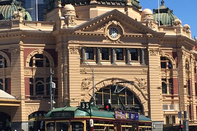 4 Hour Private Tour of Melbourne's Iconic Highlights with Guide - Getting on and off at Flinders Street (and why it matters)