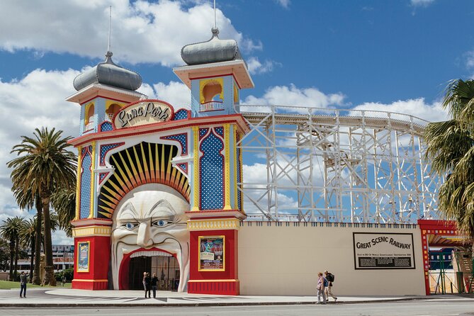 A Taste of Melbourne: Laneways, Boroughs, Bites and Brews Tour - MCG sporting precinct: the city’s big-game energy