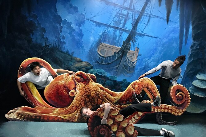 ArtVo Immersive Gallery Experience - Pose help, group photos, and why staff matter