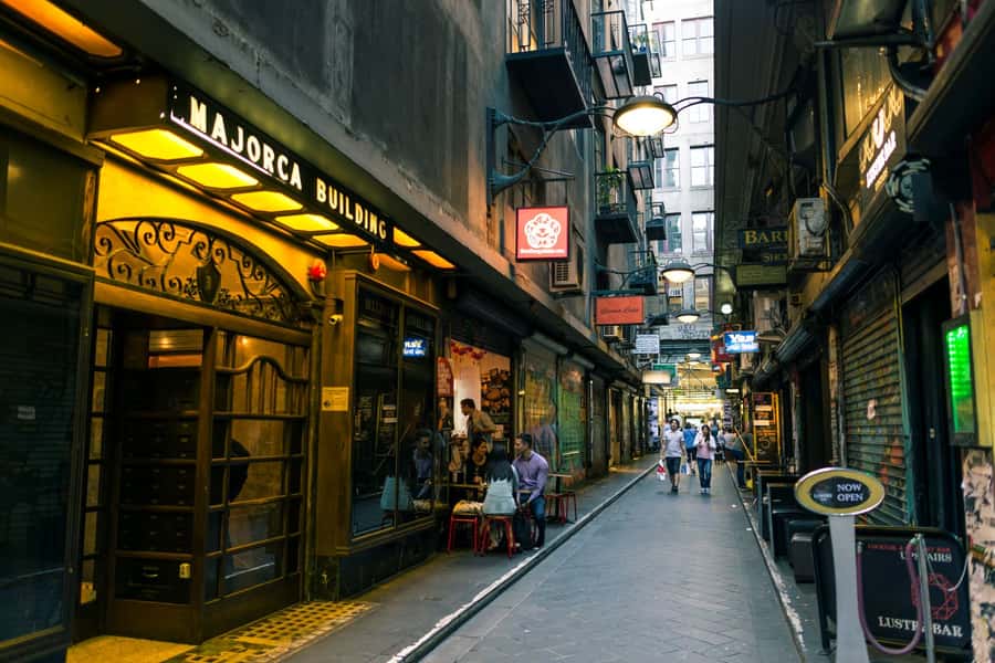 Classic Pivate Melbourne Walking Tour Start from your hotel - H2: Laneways, street art, and the coffee-scene in between
