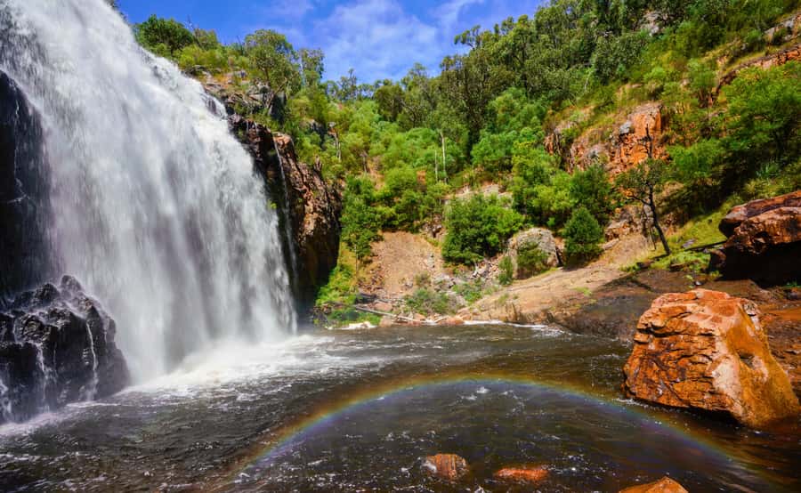 From Melbourne: Grampians National Park Group Tour - Ballarat Morning Tea at the Eureka Rebellion Site, Then Moyston for the Aussie Rules Backstory