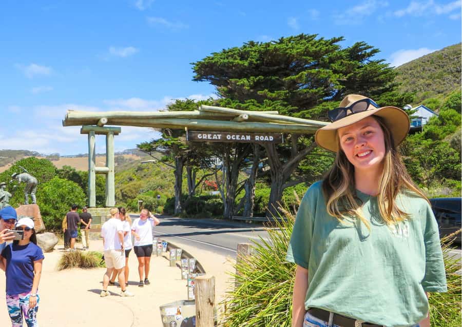 From Melbourne: Great Ocean Road & 12 Apostles Full-Day Tour - Memorial Arch and morning tea: the quick start that sets the tone