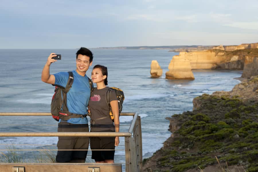 From Melbourne: Great Ocean Road & 12 Apostles Full-Day Tour - Melbourne pickup to the first coastline breaks: the first 2 hours matter