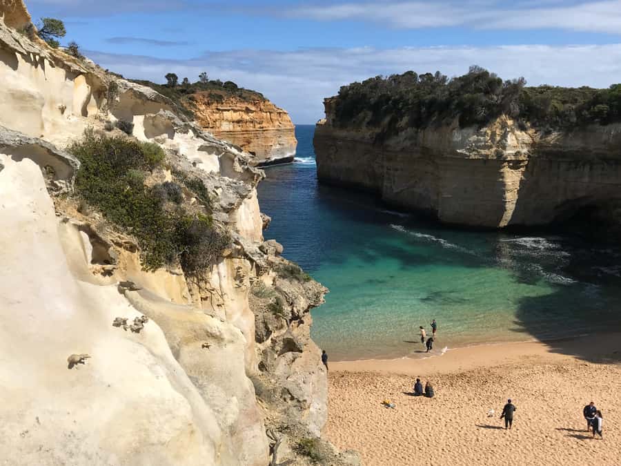 From Melbourne: Great Ocean Road Boutique Tour in Reverse - Pickup at 6:30 am, minibus ride time, and why the schedule matters