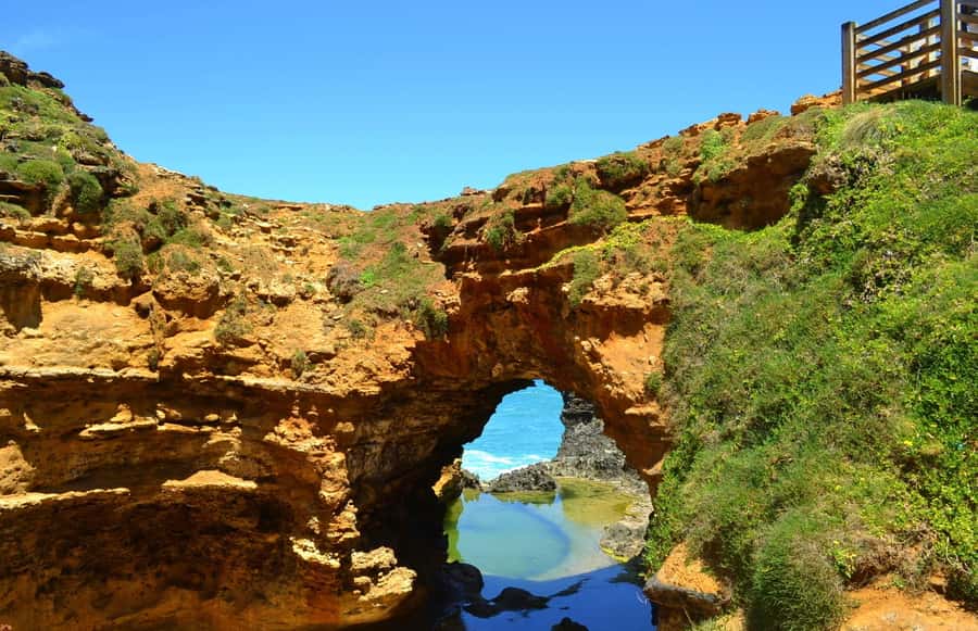 From Melbourne: Great Ocean Road Day Trip with Dinner - Memorial Arch at Eastern View: a reflective end to the icons