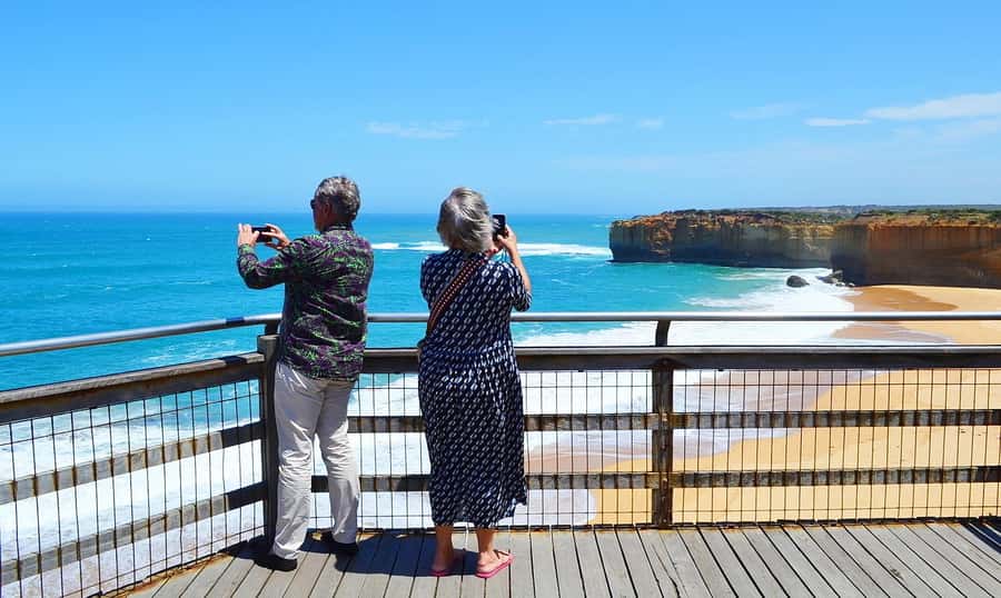 From Melbourne: Great Ocean Road Day Trip with Dinner - Great Ocean Road day trip that actually manages the crowds