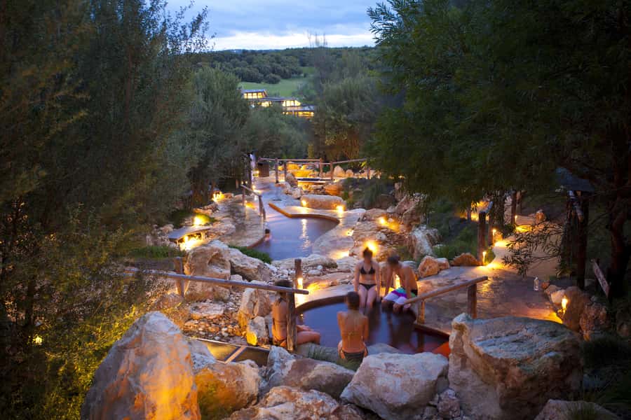 From Melbourne: Peninsula Hot Springs & Bathing Boxes Tour - Key reasons to go