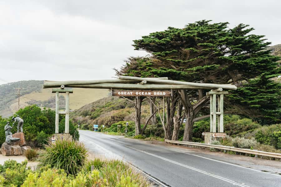 From Melbourne: Small-Group Great Ocean Road Day Trip - The return inland via Colac: finishing with a different Victoria