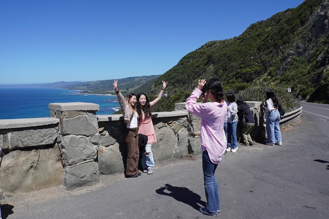 Full-Day Great Ocean Road and 12 Apostles Tour - Apollo Bay lunch break: refuel, then reset