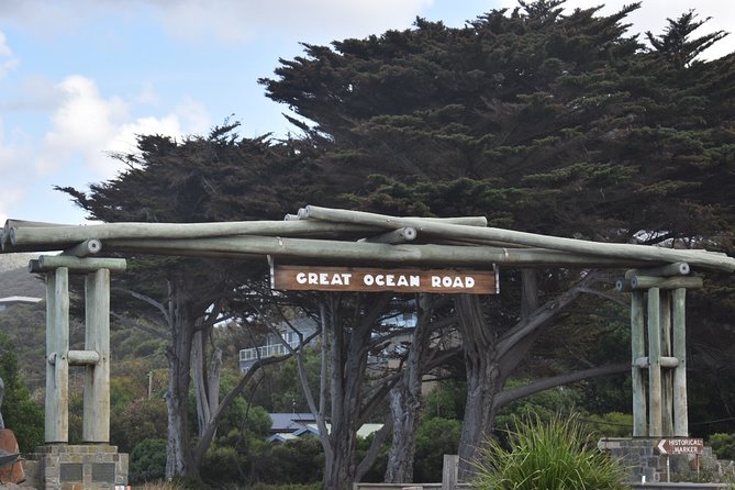 Great Ocean Road Tour Plus Koalas, Forest Walk and Morning Tea - Loch Ard Gorge and Colac: finishing with ocean drama, then sorting out dinner