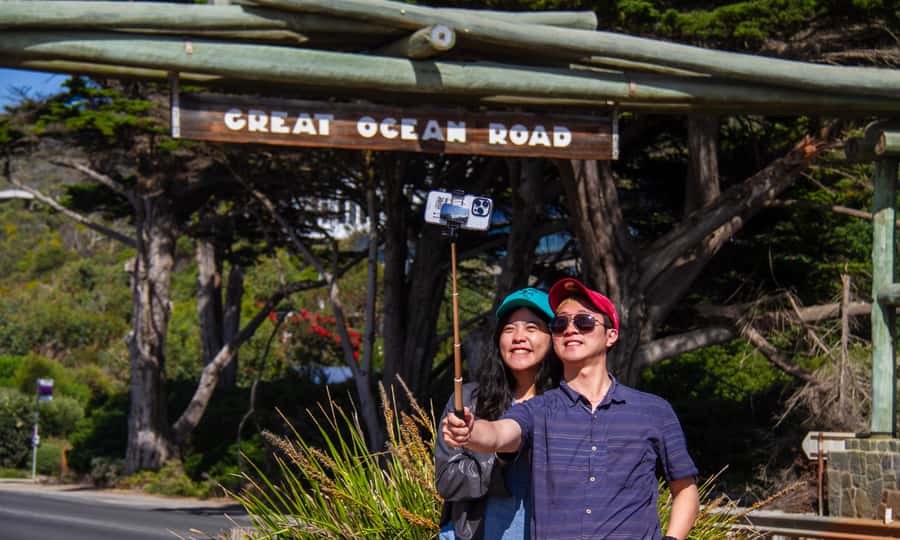 Great Ocean Road Tour w/ Deluxe Minibus & Top-Rated Guide - Gibson Steps and the Path to Colac Dinner