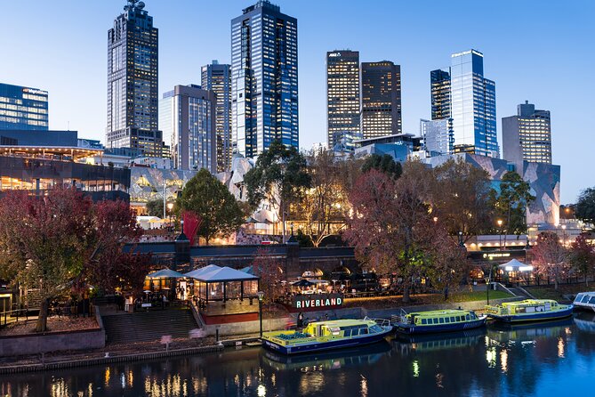 Half-Day Private Guided Introduction Tour in Melbourne - Shrine of Remembrance and the Albert Park view angle