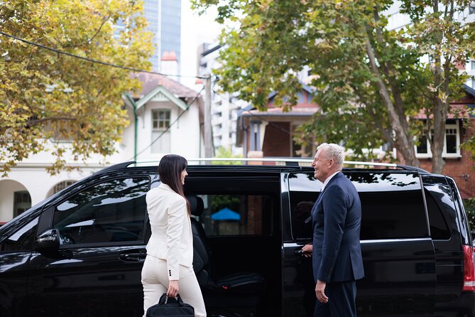 Luxury Airport Transfer to Melbourne CBD - From landing to curbside: SMS, GPS, and a named meet