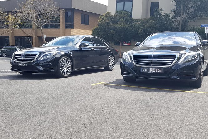 Luxury Private Airport Transfer Melbourne - Flight Delays and Rebookings: What to Do When Plans Shift