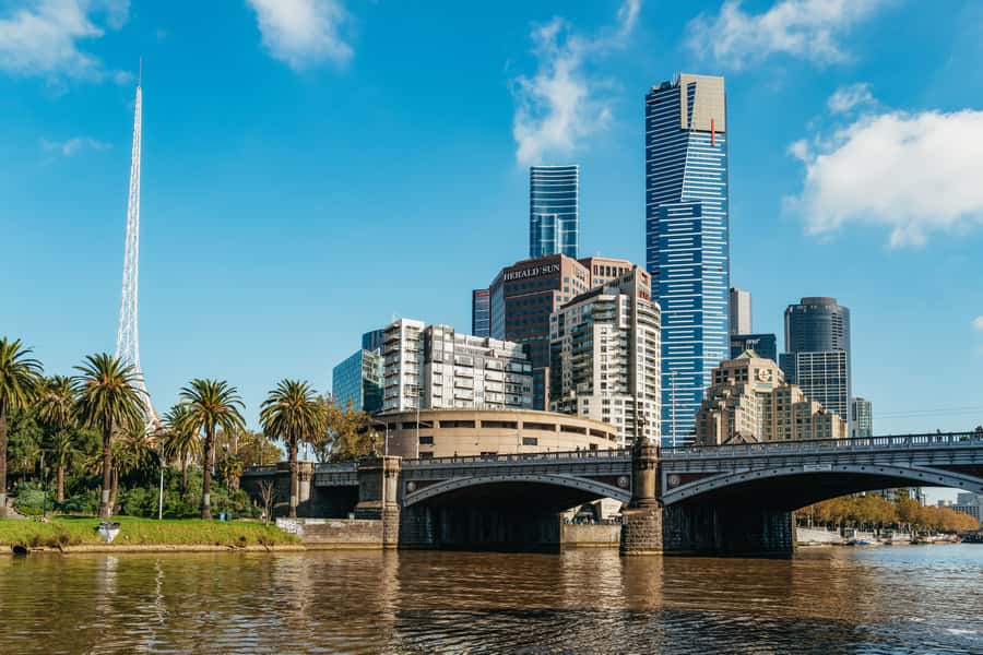 Melbourne: 2-Hour City Highlights River Cruise - Onboard Comfort: Deck Views, Indoor Seating, and a Bar