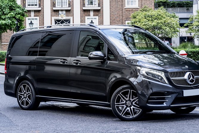 Melbourne Airport Transfer with Meet and Greet Service - Driver support that goes beyond the basic handoff