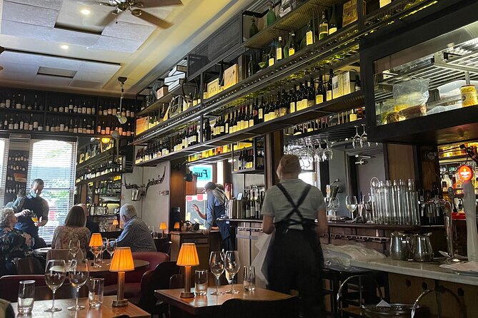 Melbourne Art, History, Wine & Food Walking Tour - How the Small Group Makes It Better