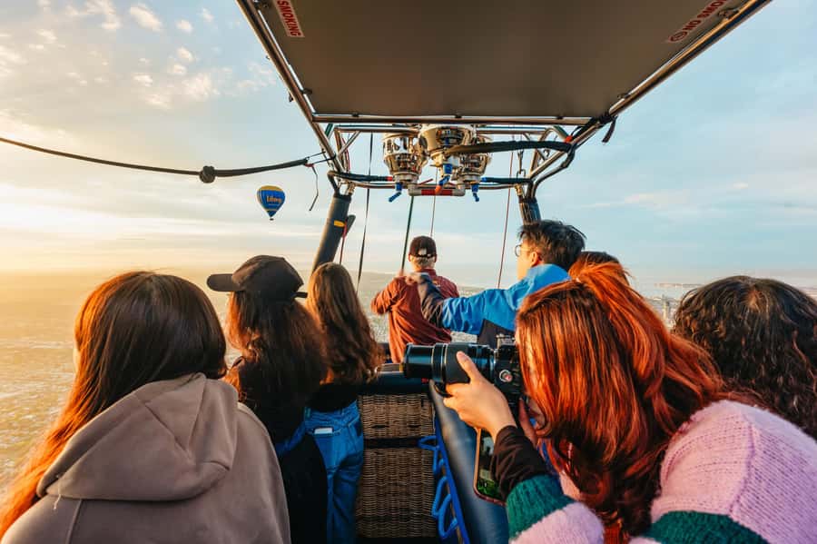 Melbourne: Balloon Flight at Sunrise - Into the basket: what you will actually do