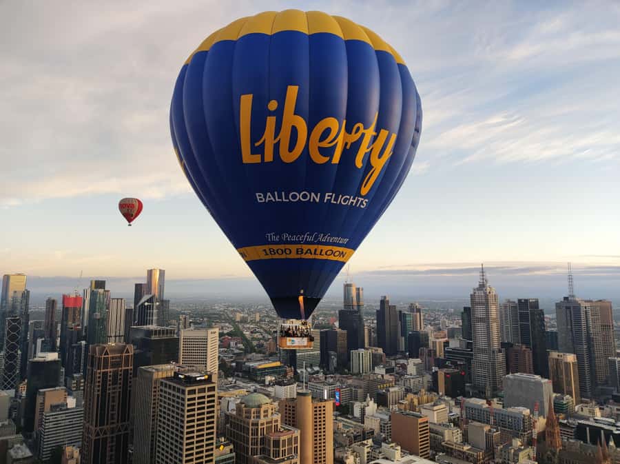 Melbourne: Balloon Flight at Sunrise with Breakfast - The flight experience: floating gently over Melbourne’s icons