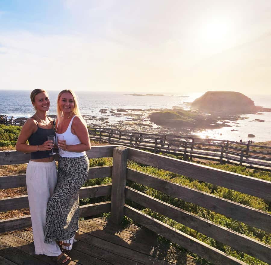 Melbourne: Boutique Phillip Island Wine, Dine & Penguin Tour - Wildlife spotting beyond penguins: the stops where you might see kangaroos and echidnas