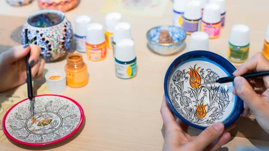 Melbourne: Ceramic Plates & Bowls Paint and Sip Classes - What you paint: plates and bowls, not just a picture