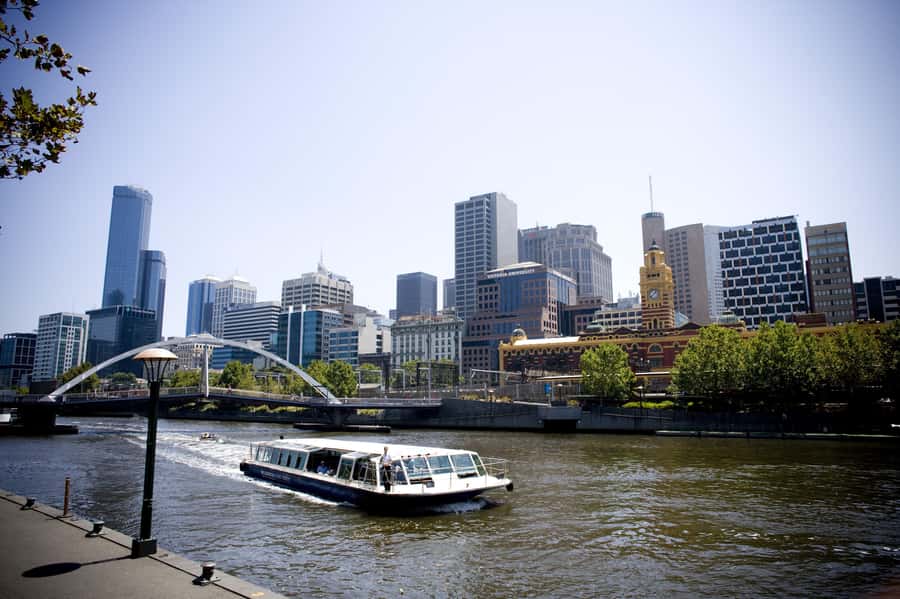 Melbourne City Cruise with Tea, Coffee, and Commentary - Choosing the right route: Gardens and Sporting Precinct or Ports and Docklands