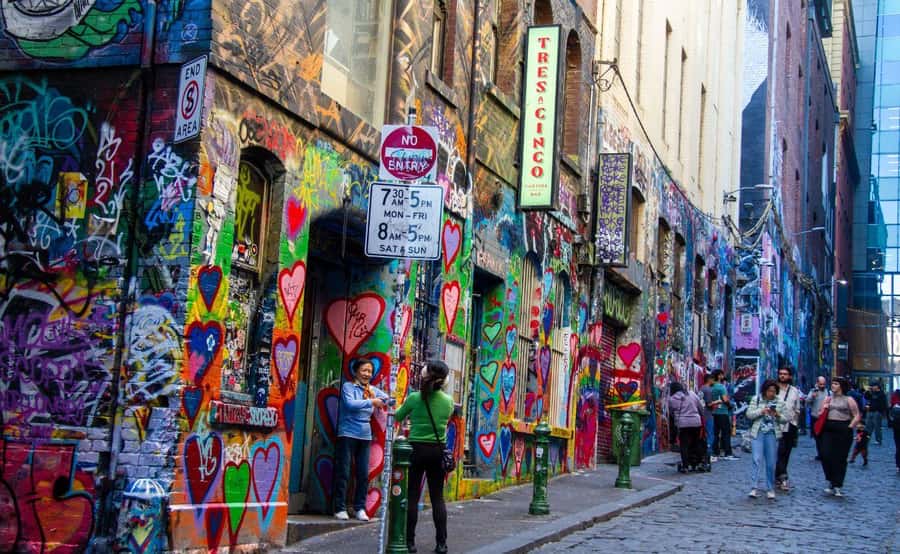 Melbourne: City Highlights Group Tour by Bus - Hosier Lane and the Paris End: A Quick Hit of Style