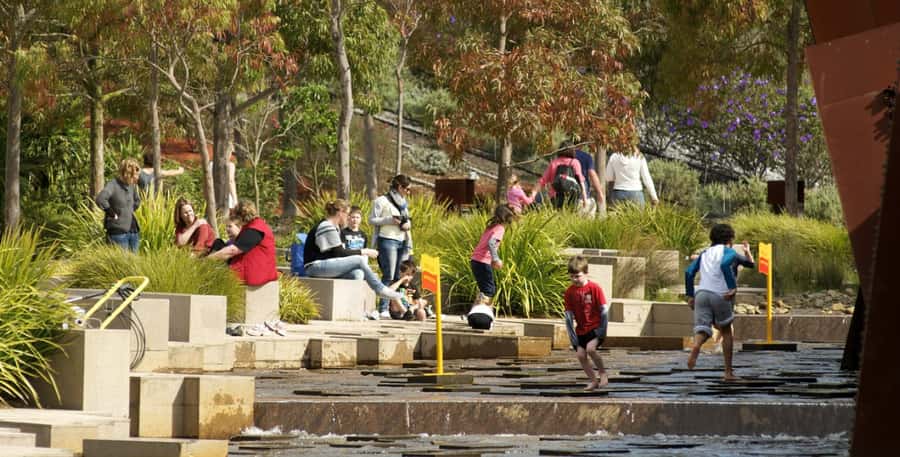 Melbourne City Surrounding Sightseeing Tour - City Centre to Queen Victoria Market: food culture and crafts