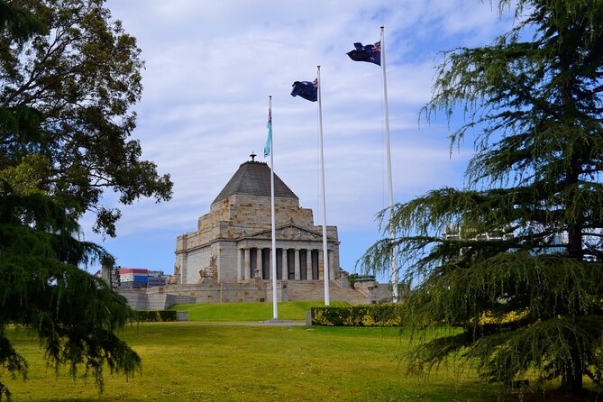 Melbourne Drive by Day - Private Tour - Meet the guide, then let the city roll by