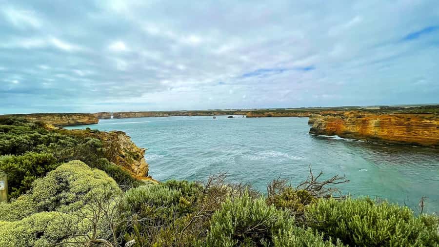 Melbourne: Great Ocean Road Adventure with Iconic Stops - Loch Ard Gorge: Dramatic Cliffs and a Calmer Finish