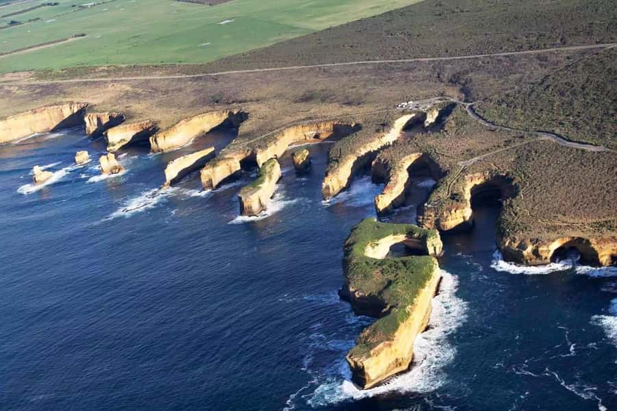 Melbourne: Great Ocean Road Max Highlights & London Bridge - London Bridge: the better-than-usual stop for fewer crowds
