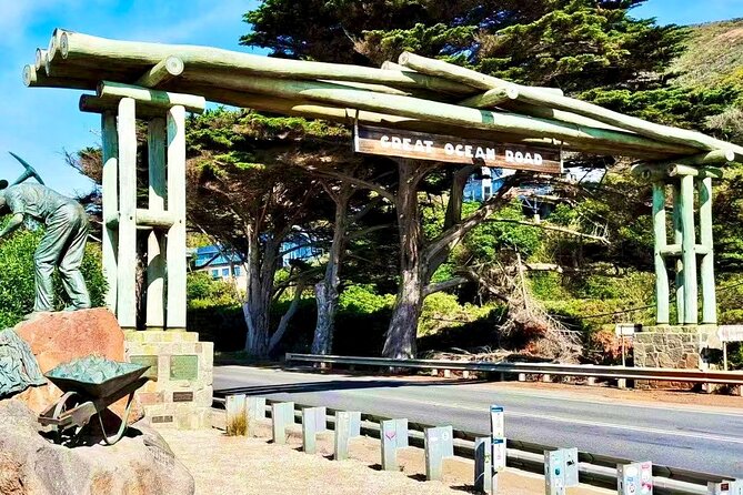 Melbourne Great Ocean Road Reverse Tour + London Bridge wildlife - Apollo Bay break: where the tour lets you breathe and reset