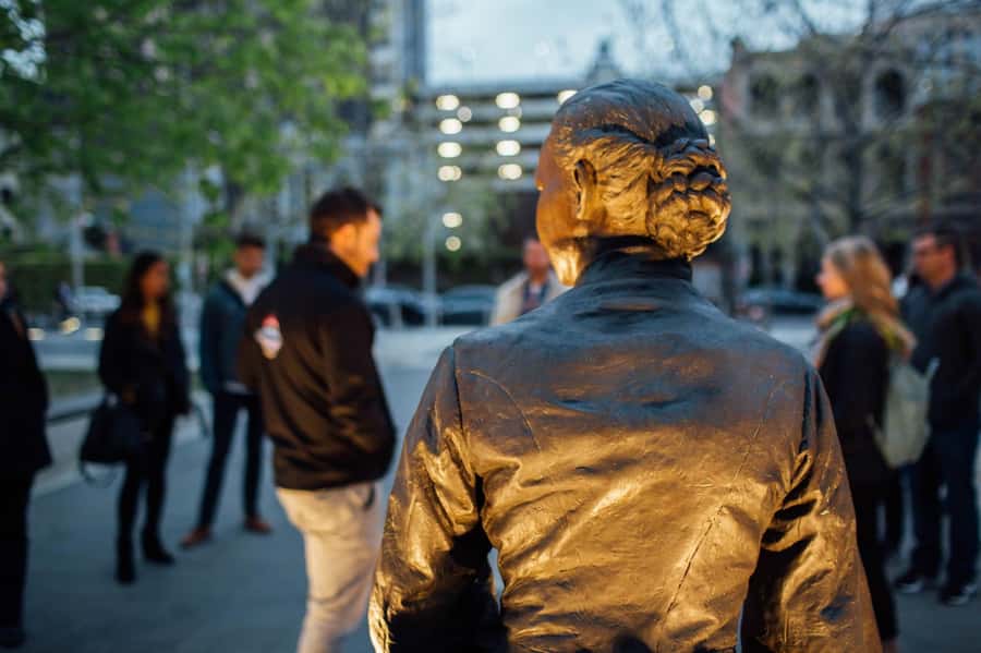 Melbourne: Hidden Bars & Creepy Tales Walking Tour - Graffiti-filled laneways and historic sites: the visuals matter