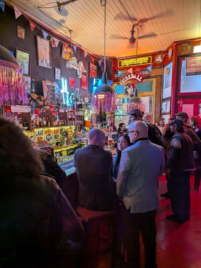 Melbourne Music Venue Pub Crawl with History + 2 Free Drinks - Your guide matters: Ishta Saraswati and the fun-fact approach