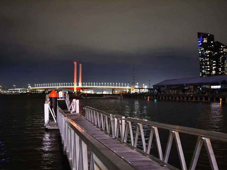 Melbourne: Nighttime Private City Tour with Transfer & Stops - Williamstown at night: a historic port side for a real change of pace