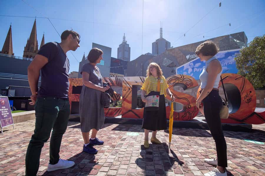 Melbourne: Original Lanes & Arcades Walk (max 8 guests only) - The seated drink stop and chocolate tasting