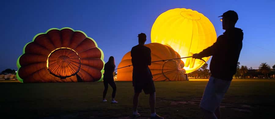 Melbourne Premium Balloon Flight 5-Star Champagne Breakfast - The Mercedes Transfer, Plus What to Bring (and Skip)
