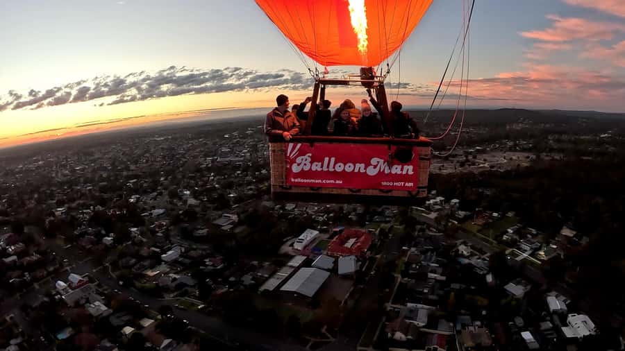 Melbourne Premium Balloon Flight 5-Star Champagne Breakfast - The 2-Hour Flight Window, and How to Handle the Waiting