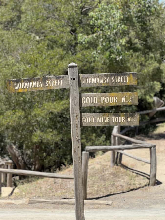 Melbourne: Private Ballarat & Sovereign Hill Gold Mine Tours - Melbourne to Ballarat: pickup that stays simple, scenic stops that add up