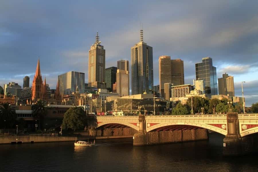 Melbourne: Private Custom Walking Tour with Local Guide - Starting with a photo stop and orientation walk through Melbourne