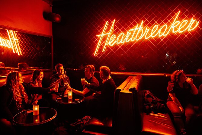 Melbourne: Progressive Dinner Tour - Chinatown, Laneways & Drink - Where you meet at 7:00 pm, and why small groups matter