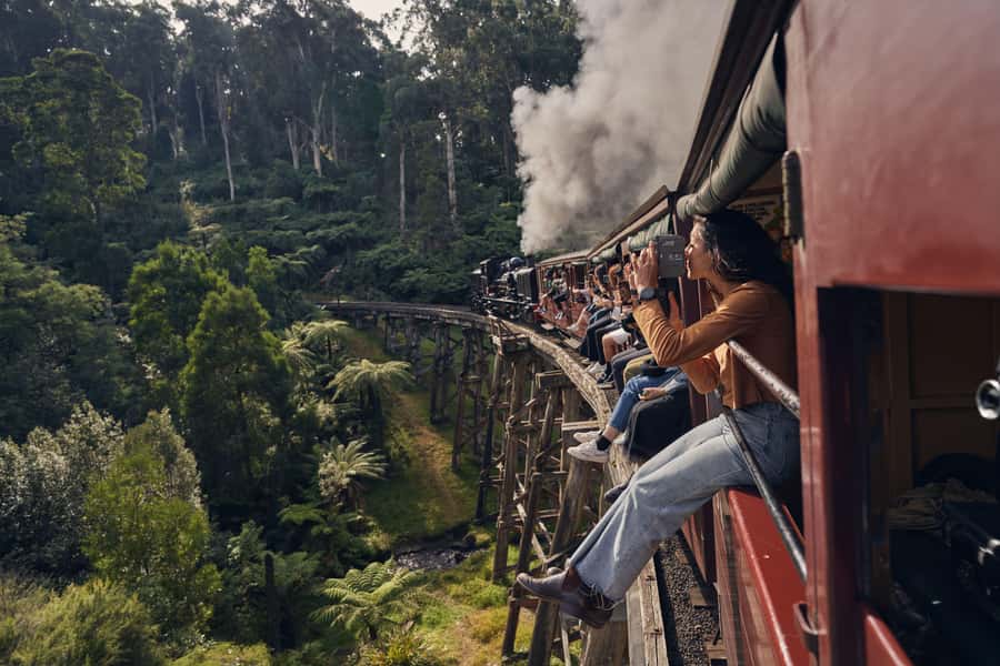 Melbourne: Puffing Billy Railway & Rainforest Tour - Pickup in Melbourne, and why the exact meeting points matter