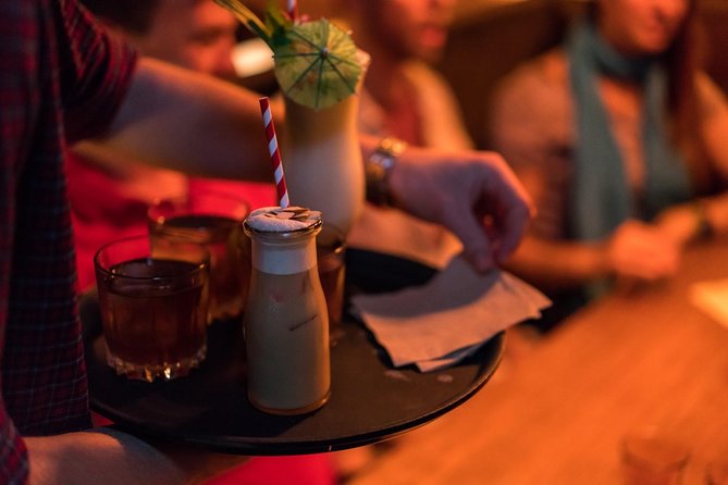 Melbourne's Living Laneway Scene: Local Bars and Their Stories - The pacing and group vibe that make it fun instead of rushed