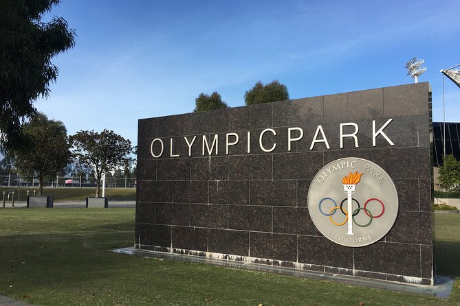 Melbourne Sports Precinct Walk with Behind-the-Scenes MCG Tour - Small group dynamics: why max 15 people is more than a number