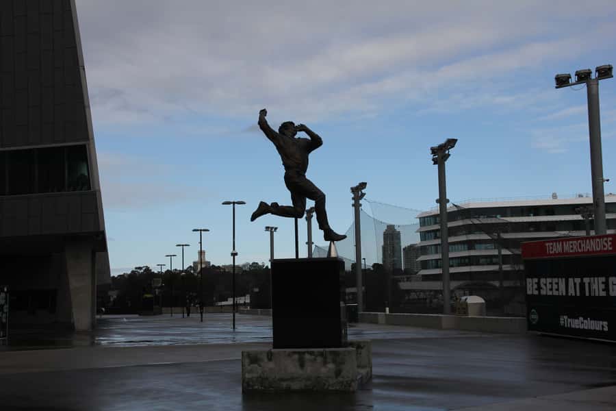 Melbourne Sports Walk - The walk along the Yarra River, then back to Federation Square