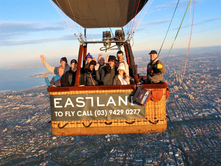 Melbourne: Sunrise Hot Air Balloon Experience - Meeting at Sofi’s Lounge and Getting to the Launch Area