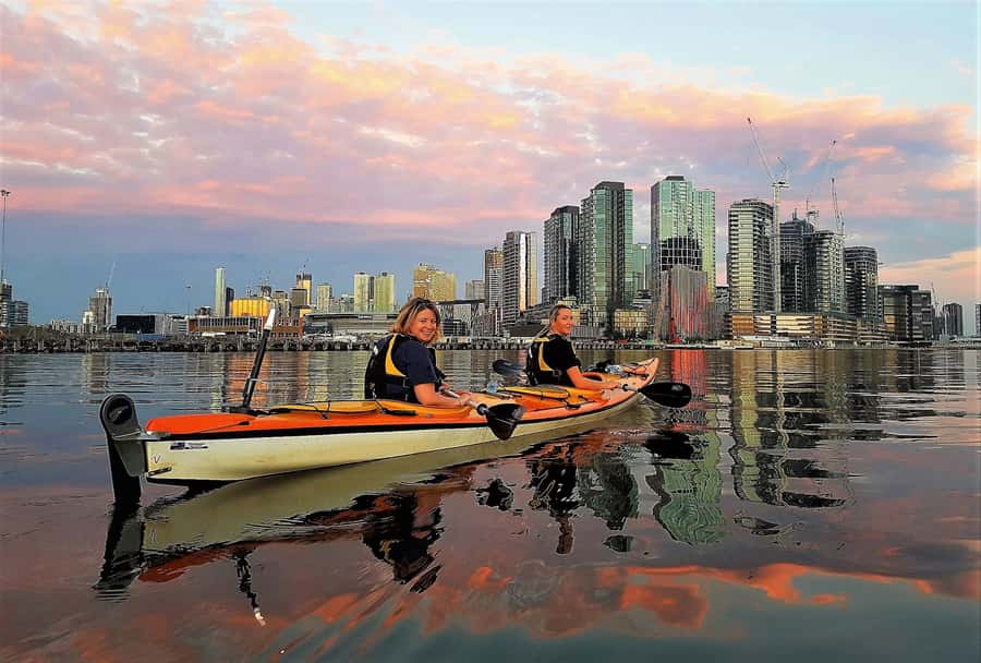Melbourne: Sunset Kayak Tour with Dinner - Start in Docklands, meet your kayak, then chase sunset on the Yarra