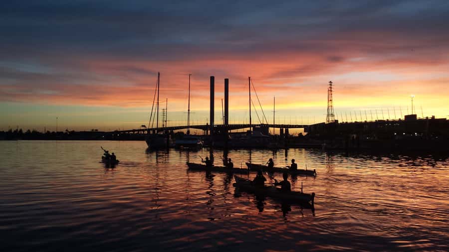 Melbourne: Sunset Kayak Tour with Dinner - Victoria Harbour first: getting your bearings before the bridges