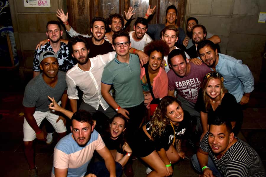 Melbourne: Weekly Bar Crawl: 5 Free shots, Club Entry - Price and Value: Is $17 Actually a Good Deal?